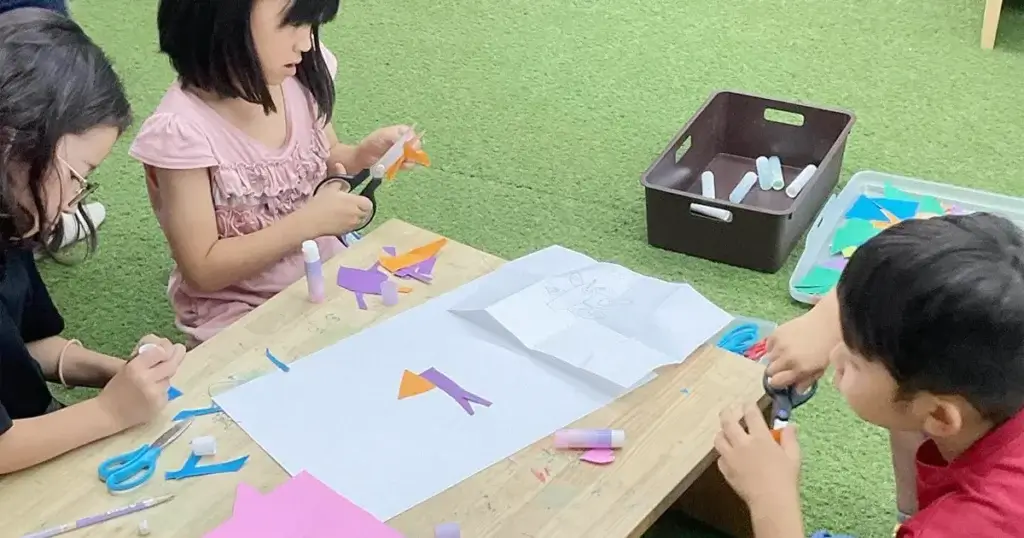 工作を楽しむ子どもたち